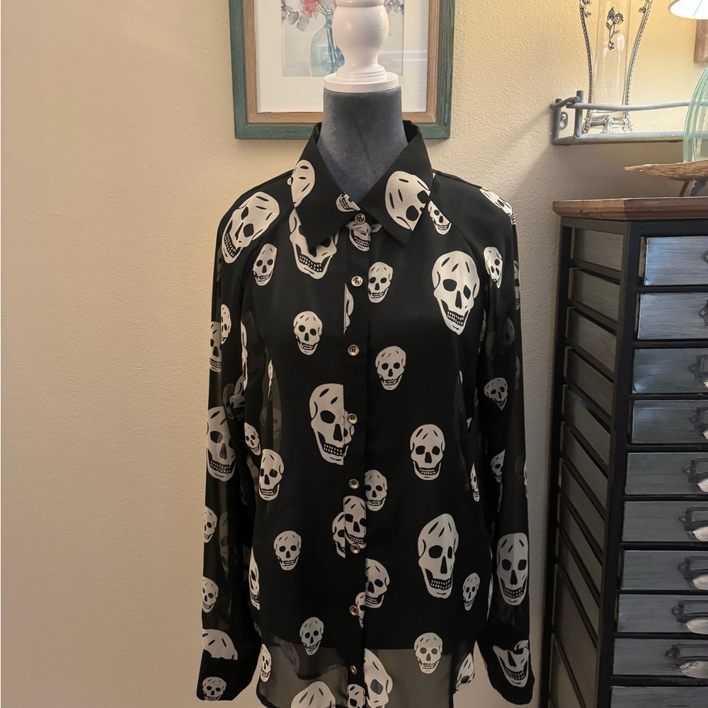 Mona B. Chiffon Smiling Skull Shirt, Size L